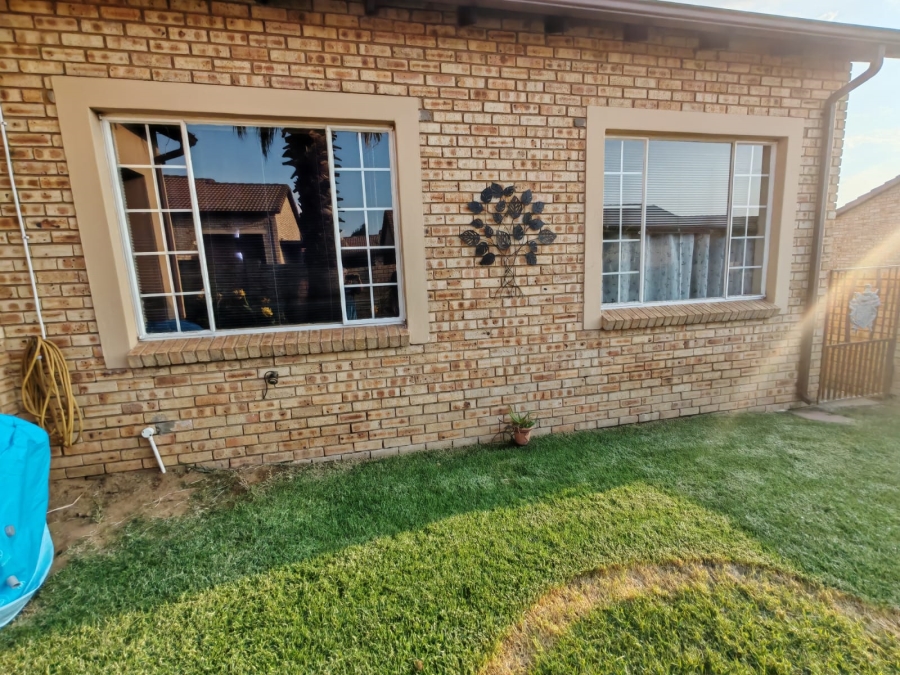 2 Bedroom Property for Sale in Sasolburg Ext 11 Free State